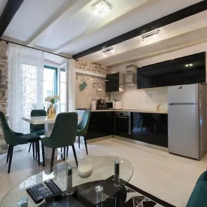  Apartment Stone Kroatien